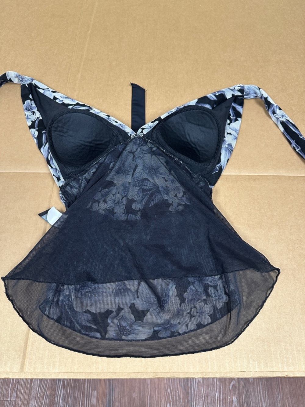 ##119, Floral Print Lace-Trim Cami Top/Swim in Black & White - Picture 2 of 4